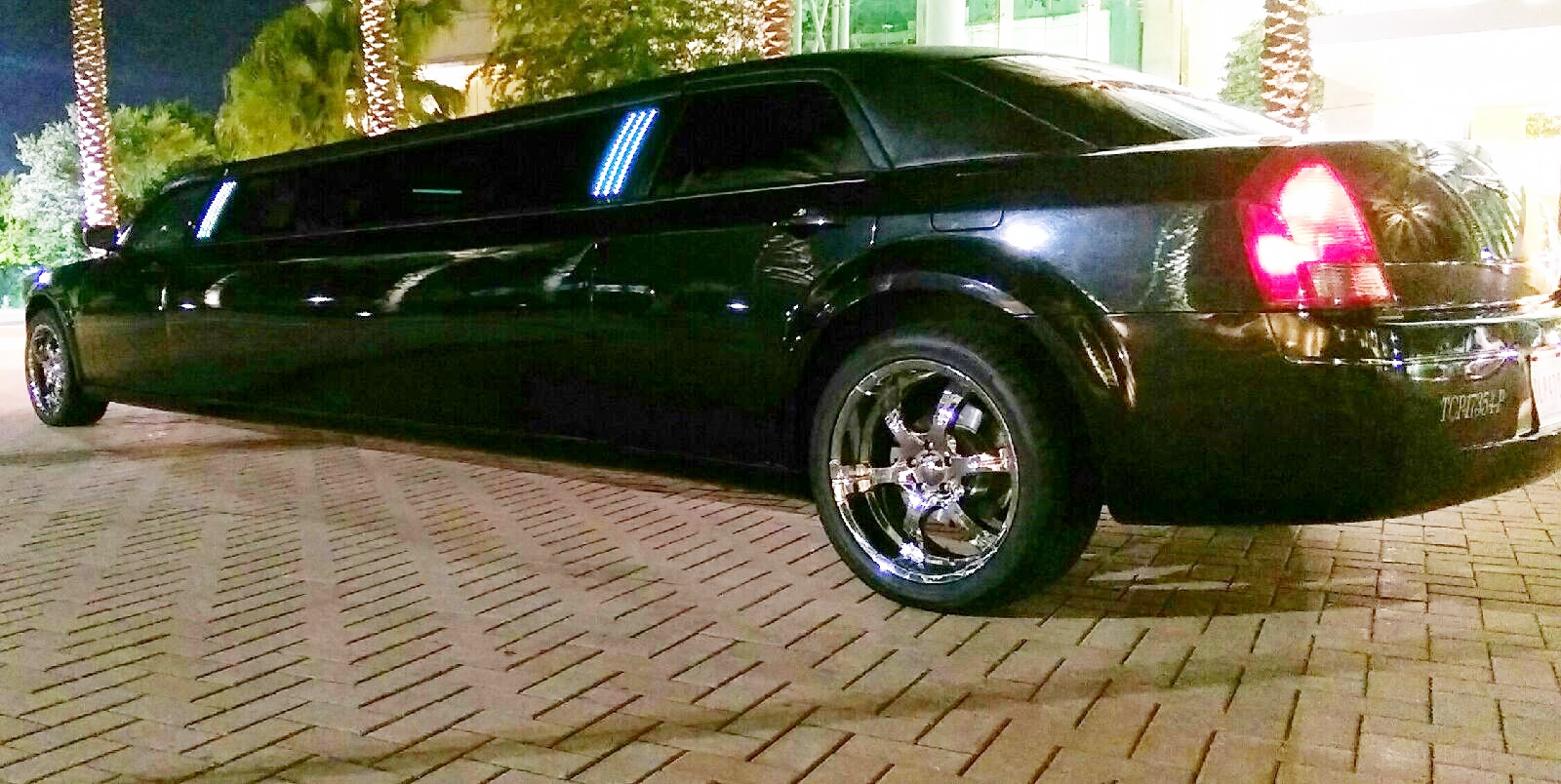 Rockledge Black Chrysler 300 Limo 